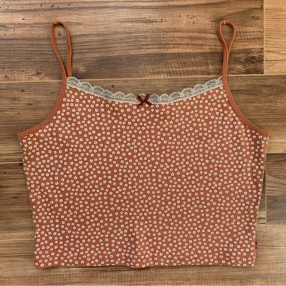 Levi’s Rust Lace Tank - Picture 2 of 15